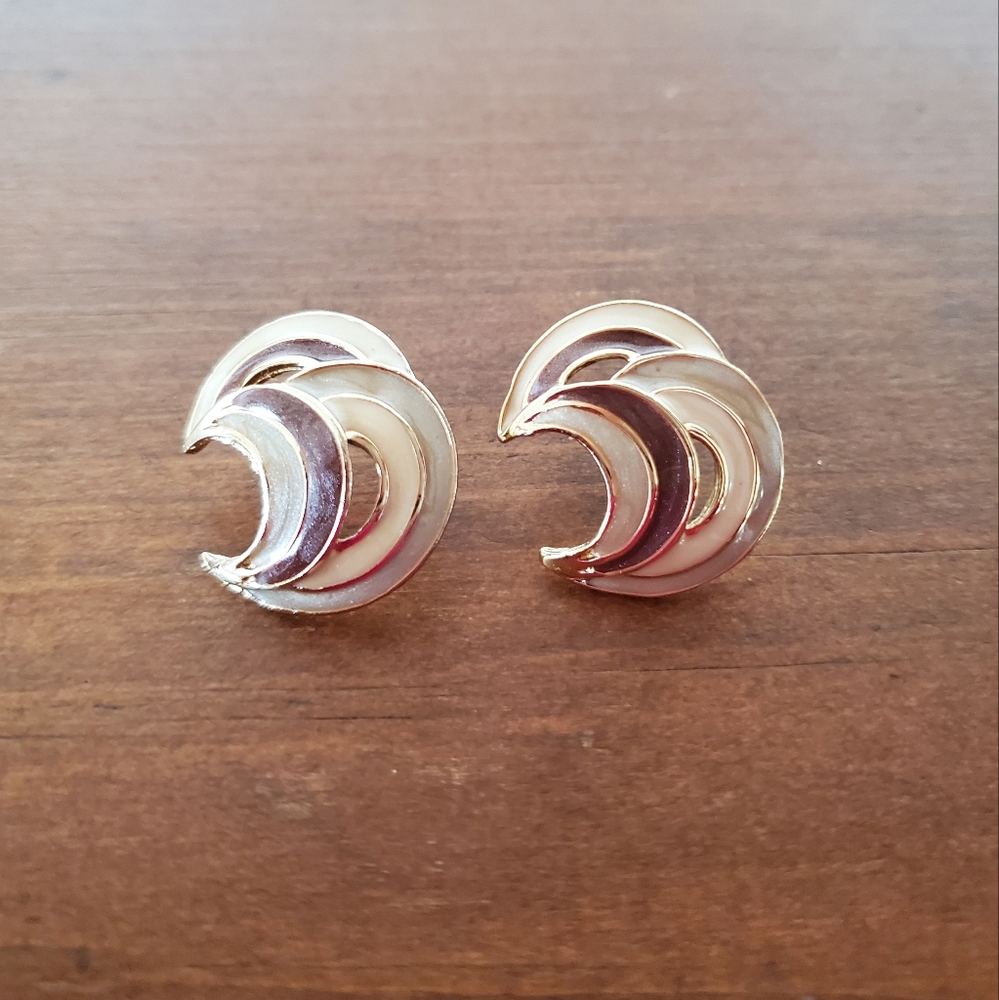 Multi Crescent Neutral Stud Earrings ⭐️